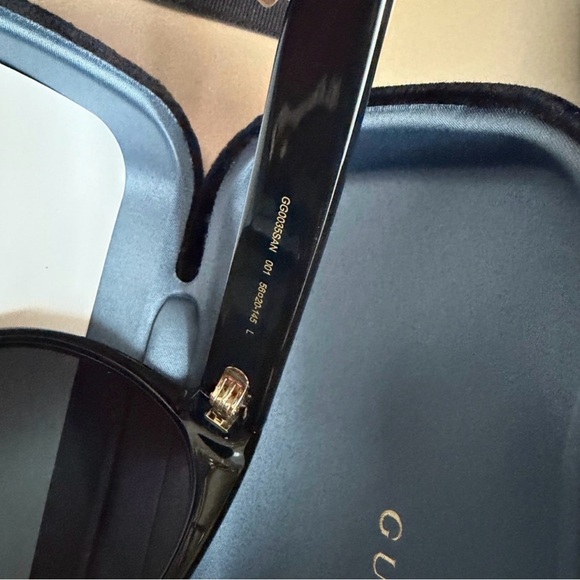 Gucci Women's Black Round Sunglasses NEW!!!! - Picture 4 of 7